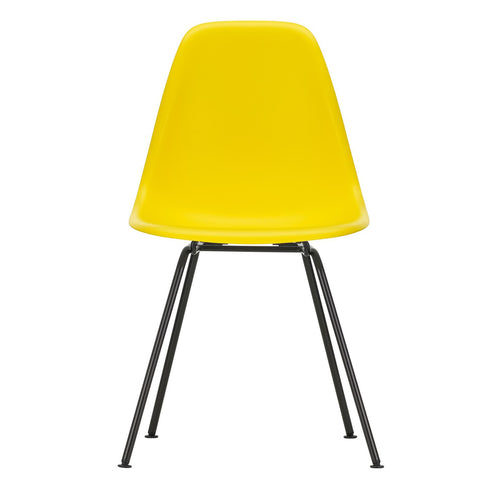 Cadeira Eames em Plástico DSX / Base Preta